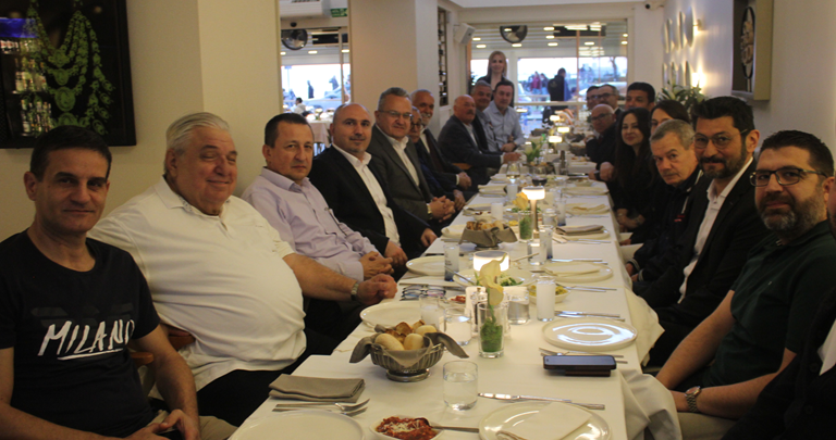 İzmir’de Üyeler ile Akşam Yemeğinde Buluşuldu